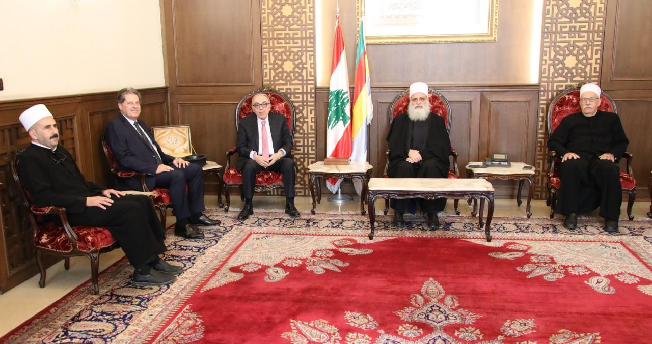 شيخ العقل دان الاستهداف الاسرائيلي للخيام ودعا المجتمع الدولي لتحمل مسؤولياته