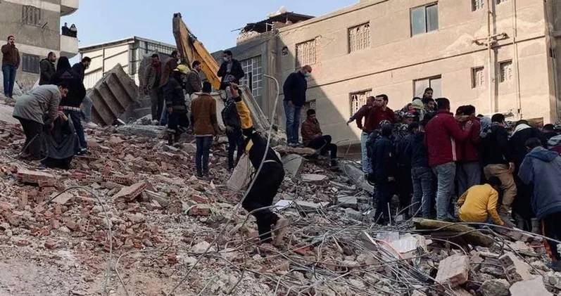 ثمانية قتلى في انهيار مبنى في القاهرة