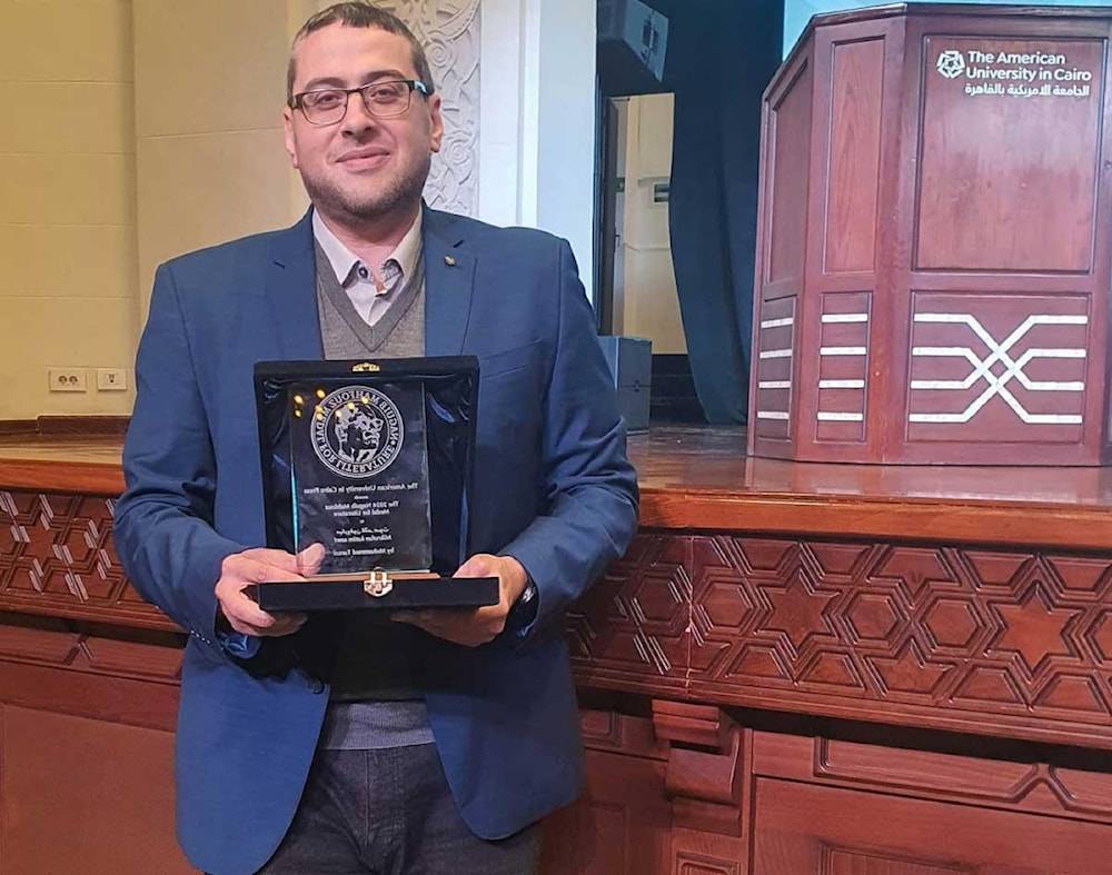 لبناني يفوز بجائزة نجيب محفوظ للآداب