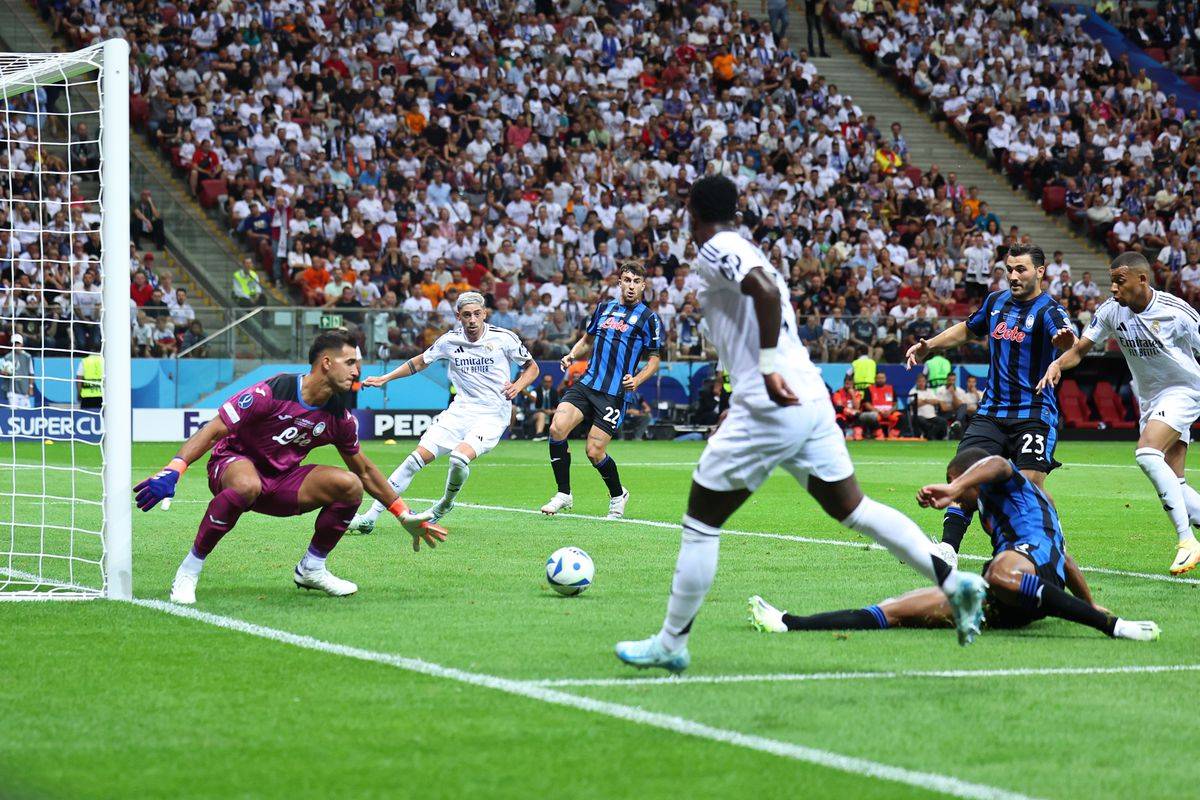 دوري الأبطال... ريال مدريد ضيفاً على أتالانتا وليفربول يواجه جيرونا اليوم