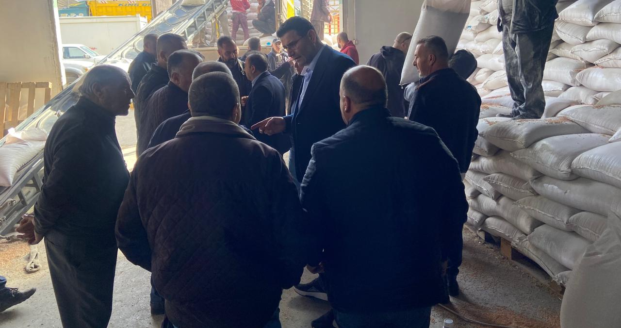 الحاج حسن يشرف اليوم على توزيع

بذور القمح في بعلبك الهرمل