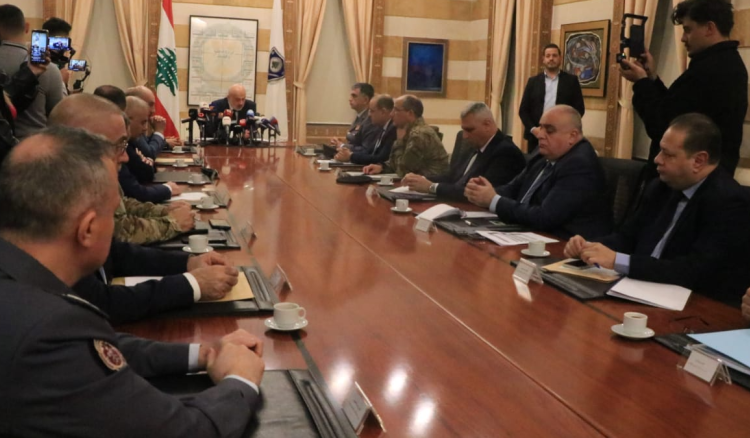 أكد "عدم دخول أيّ مسؤول من النظام السوري الى لبنان"
مولوي: 9 من المعتقلين اللبنانيين في السجون السوريّة
وصلوا الى لبنان... ولا تحرّكات مقلقة عند المعابر