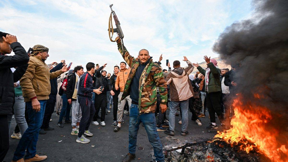 المسيحيّون والشيعة... أقليّات لبنانيّة في منطقة ملتهبة
مخاطر وجودية تهدّد المكوّنين... المصلحة بالجلوس معاً