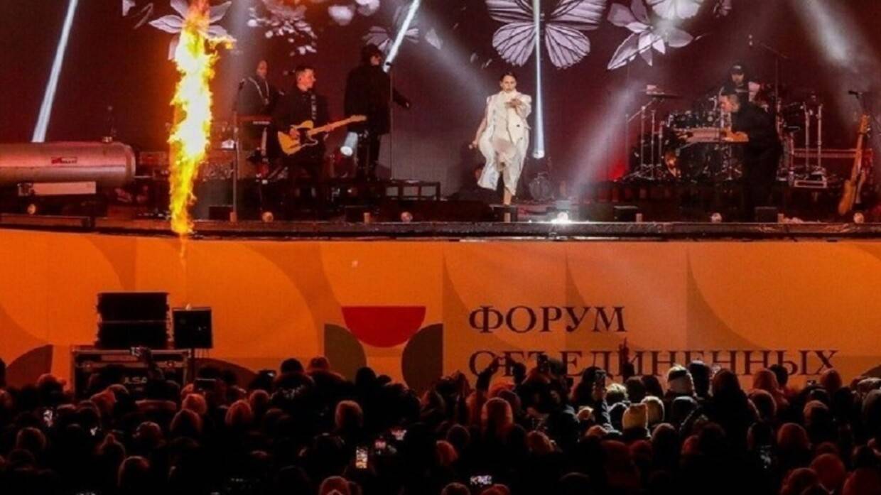 بوليفيا وكوبا عضوان في 