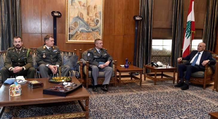 رئيس مراقبة الهدنة بحث مع بري
وقائد الجيش الأوضاع في لبنان والمنطقة