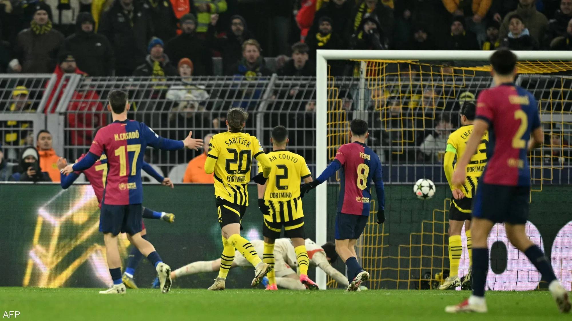 برشلونة يسقط دورتموند في داره وأرسنال يكتسح موناكو