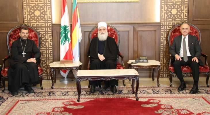 أبي المنى كلف وفداً زيارة مشايخ السويداء في سوريا