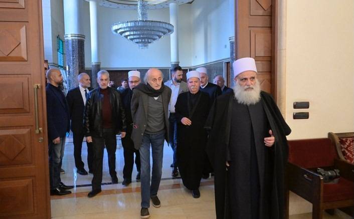 إجتماع درزي إستثنائي في دار الطائفة...
جنبلاط: انتصر كمال جنبلاط ... والطريق طويل لكنه سهل
أبي المنى: للضغط على "اسرائيل" لتطبيق اتفاق وقف النار
