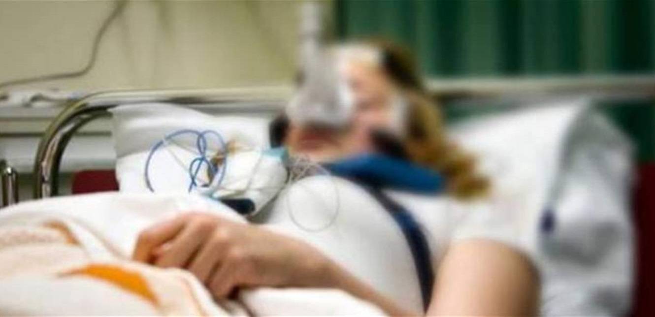 على متن إحدى الطائرات.. فنانة تدخل في حالة غيبوبة واصدقاؤها يطلبون الدعاء لها