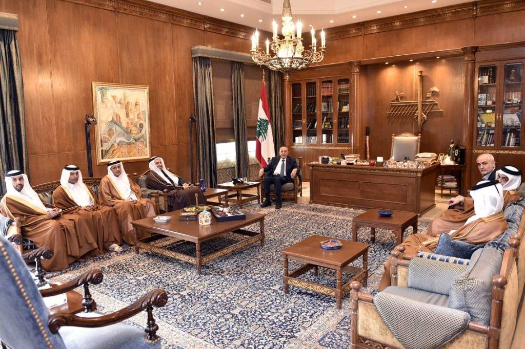 «اوهام» رئاسية تهدد الاستحقاق... واستعجال لبناني «للحج» الى دمشق؟
جنبلاط يُطلع بري على «خارطة طريق» العلاقة مع الجولاني!
«الثنائي» يتحضر لما بعد فرنجية... وموفد قطري في بيروت