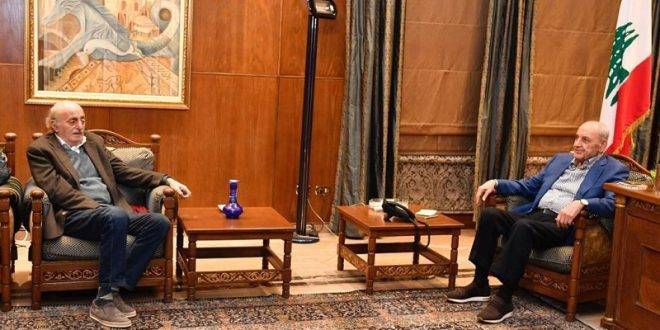 جنبلاط: نصرّ على أن يخرج الدخان الأبيض في 9 كانون الثاني