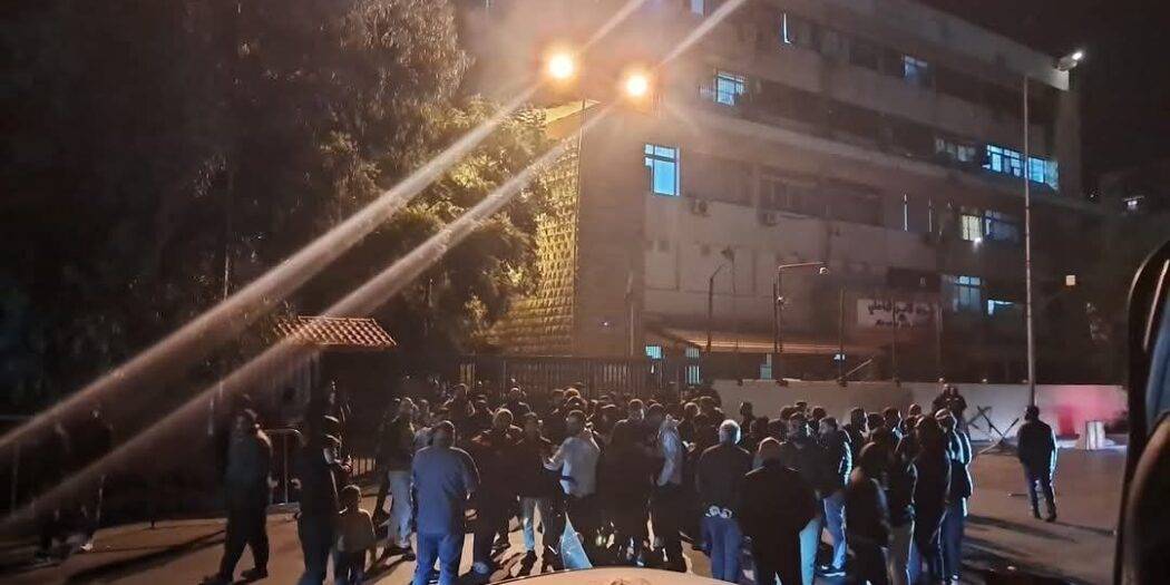 الموسوي يدعم الإعلاميين الموقوفين: لن نذهب من هنا إلا وكل الموقوفات معنا
