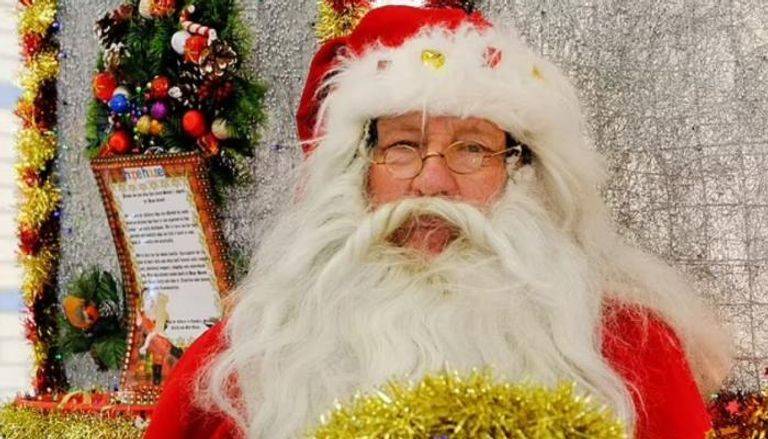 أقدم سانتا كلوز.. قصة 62 عاماً من العطاء والفرح