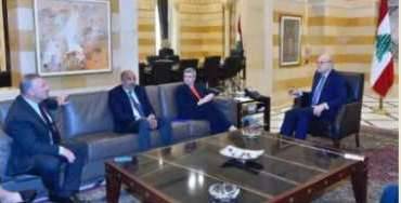 ميقاتي بحث مع زواره سُبل
تقديم المساعدات والدعم للبنان