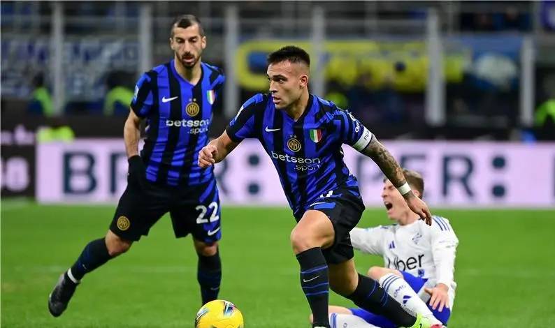 انتر ميلان يشعل المنافسة على صدارة الدوري الايطالي