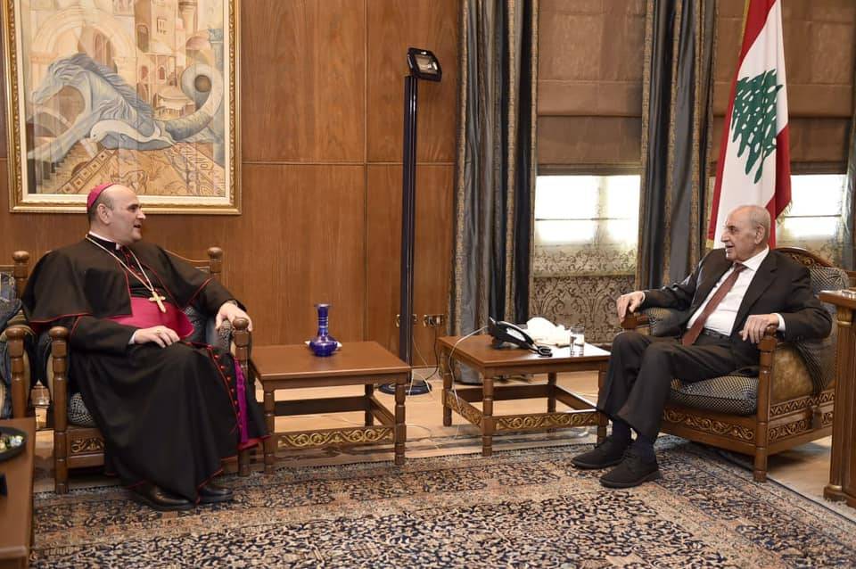 استقبل وزير خارجيّة فرنسا والسفير البابوي
بري تابع مع جيفيرز التطورات الميدانيّة جنوباً