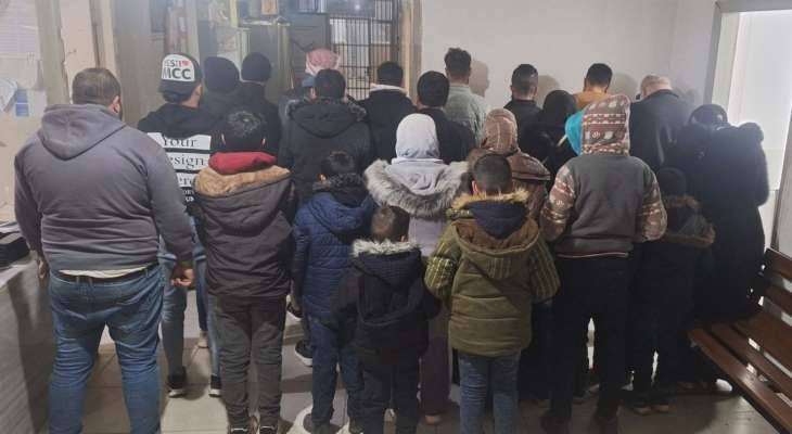 توقيف مُهرّبَي أشخاص
و25 سورياً لدخولهم خلسةً الى لبنان