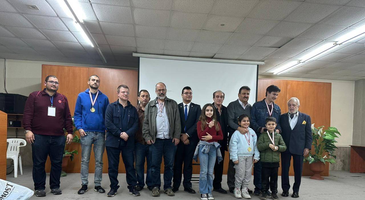 أسعد بطل دورة الميلاد الـ25
للشطرنج في فرير فرن الشباك