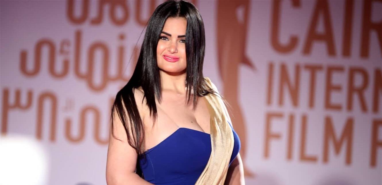بعد حبسها بتهمة "نشر الفسق والفجور".. الفنانة الشهيرة تخرج من السجن