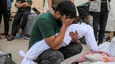 الصحة في غزة: إرتفاع حصيلة الشهداء الفلسطينيين إلى 45581 شهيداً منذ بدء الحرب