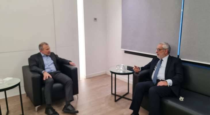 باسيل بحث الملف الرئاسي
مع شربل وبقرادونيان
