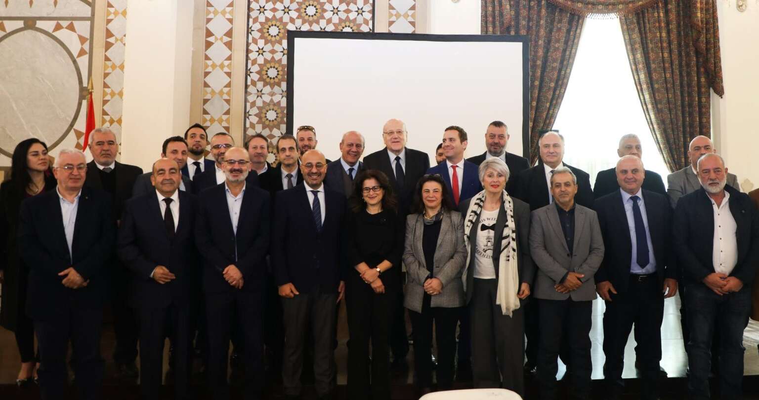 ميقاتي في إطلاق استراتيجية ادارة النفايات الصلبة: سيكون لدينا اليوم رئيس للجمهورية
ياسين : كلفة التدهور البيئي من النفايات تفوق كلفة إدارة النفايات بطريقة سليمة