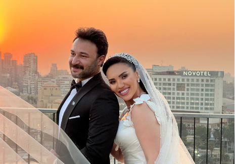 مي فاروق ومحمّد العمروسي يردّان على من استكثر عليهما فرحتهما