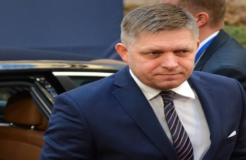 رئيس وزراء سلوفاكيا وصف
زيلينسكي بـ"المتسوّل والمُبتز"