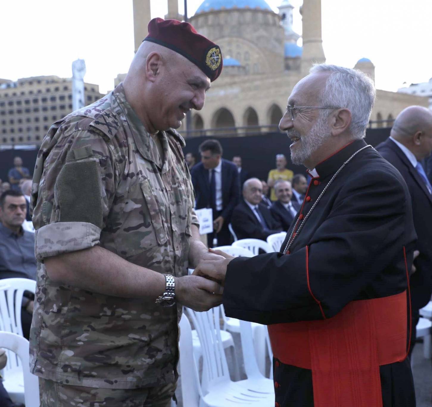 البطريرك ميناسيان : كلني إيمانٌ بعزمكم وإيمانكم
ستقودون سفينة وطننا إلى مراسي السلام والديمومة