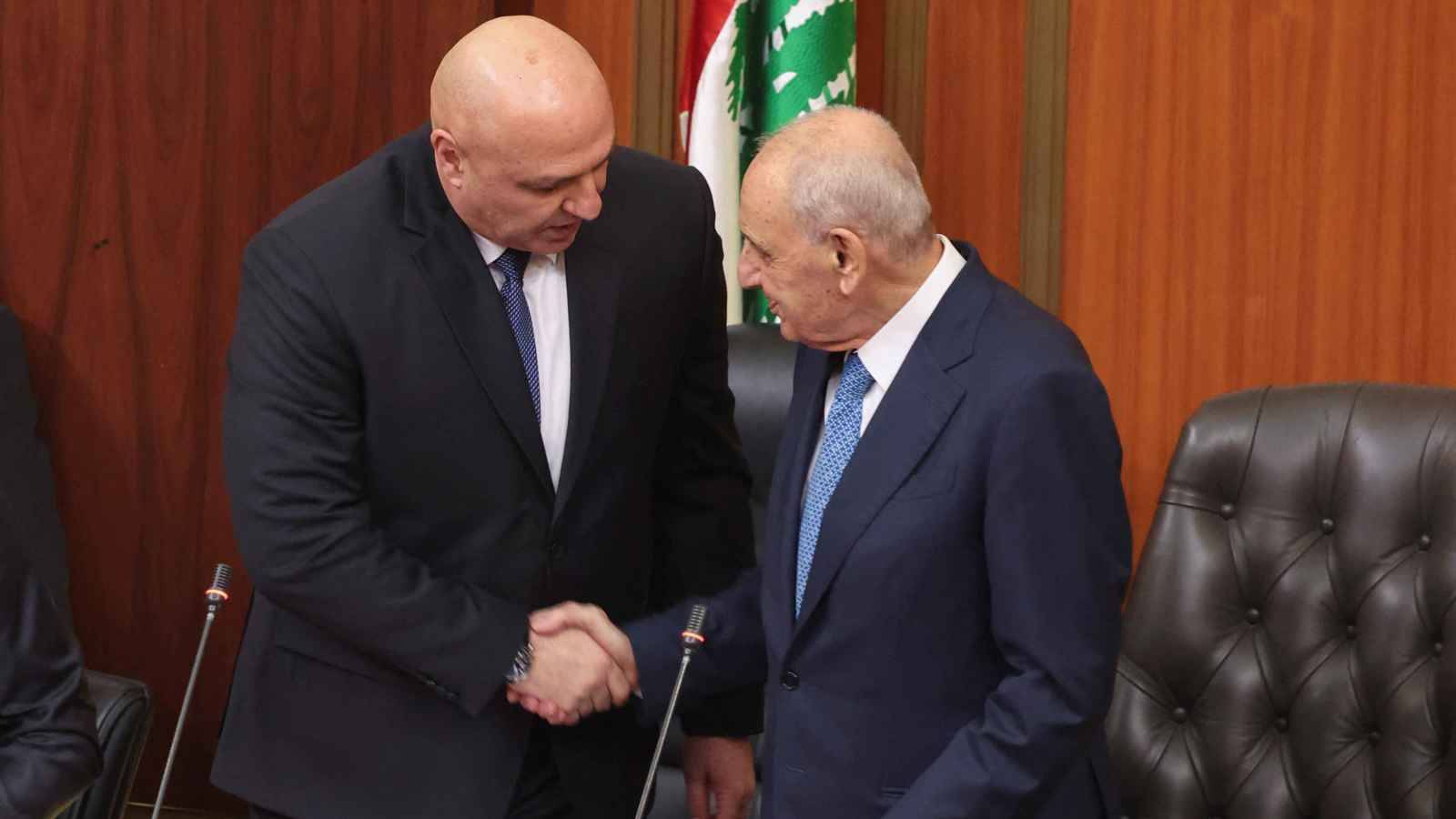بري شق طريق قصر بعبدا أمام العماد عون؟
