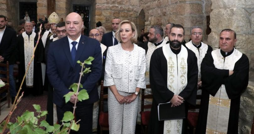عون وعقيلته شاركا في قداس عيد مار انطونيوس في الحدت
الأباتي بو رعد: للوقوف بجانب الرئيس في معركته الأصعب