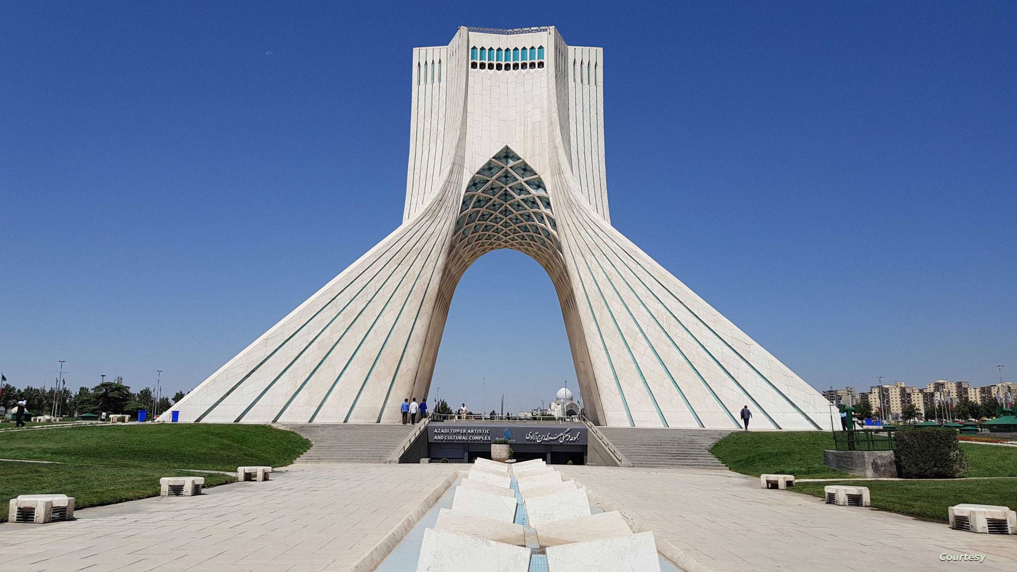 اغتيال قاضيين أمام المحكمة العليا في طهران