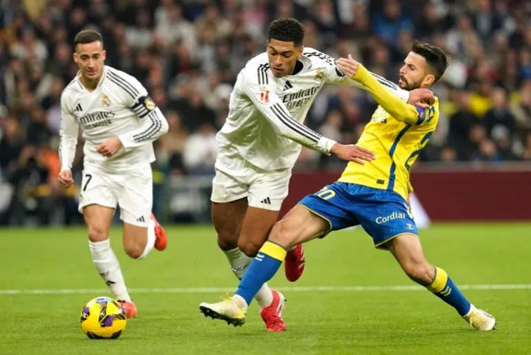 البطولات الأوروبية... ريال مدريد يقبل هدية أتلتيكو ويتنزع الصدارة