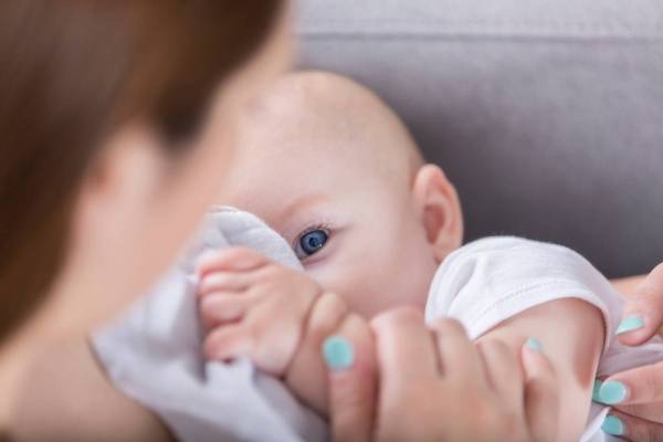 التوعية في مجال تشجيع الرضاعة من الثدي