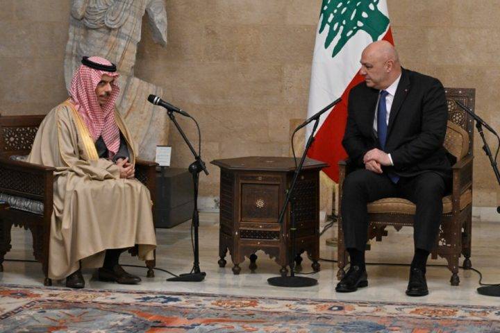القضاء والإدارة والاقتصاد بحاجة الى "نفضة" كاملة...
وبن فرحان للرؤساء الثلاثة: حان وقت تطبيق الطائف كاملاً