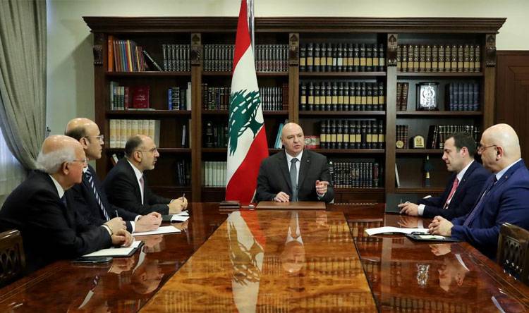 عون للعاملين في قصر بعبدا: استمروا في عطائكم 
فالمهام الملقاة عليكم تحتاج الى متابعة دائمة
