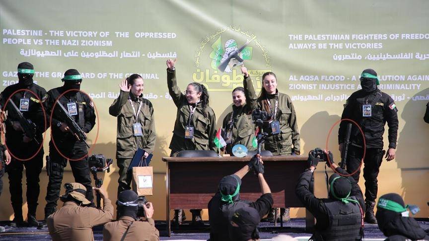 عناصر القسام بسلاح نخبة جيش الاحتلال