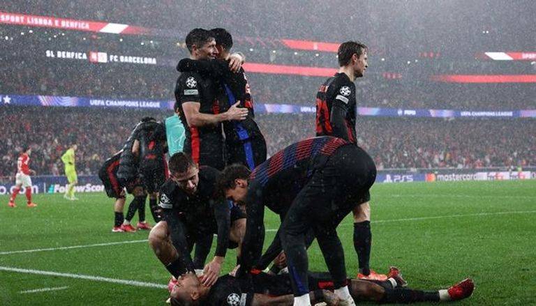 دوري أبطال أوروبا.. «ريمونتادا» برشلونة تصعق بنفيكا في ليلة صدارة ليفربول