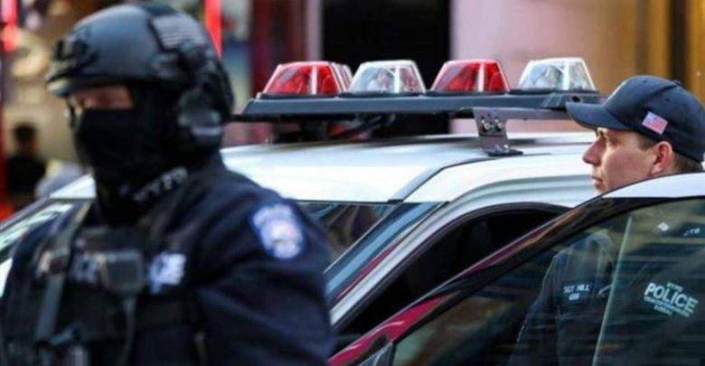 "بسكين ومولوتوف".. اعتقال مسلح كان يخطط لقتل وزراء ترامب