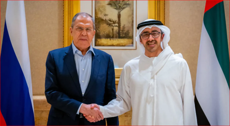 وزير الخارجية الإماراتية ونظيره الروسي بحثا هاتفيا التطورات الإقليمية