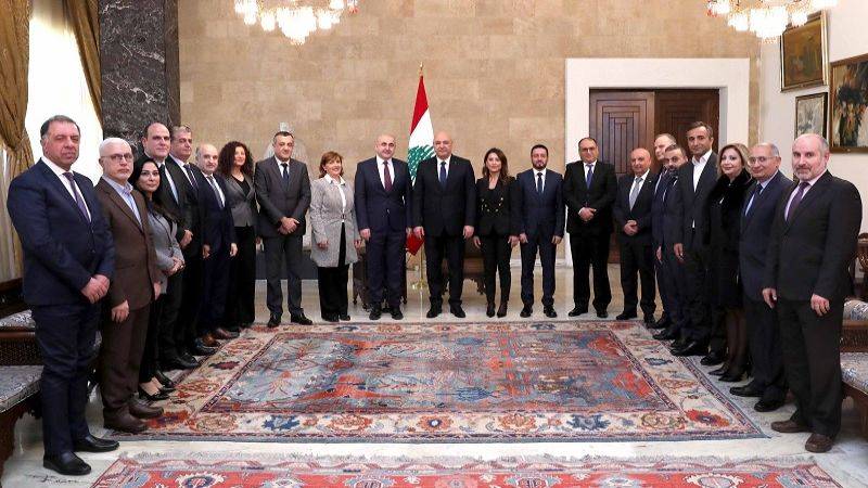 عون: الإصلاحات ستكون من أولويّات الحكومة الجديدة فور تشكيلها
مصممون على معالجة مشاكل "اللبنانيّة"... ولإبعادها عن المهاترات