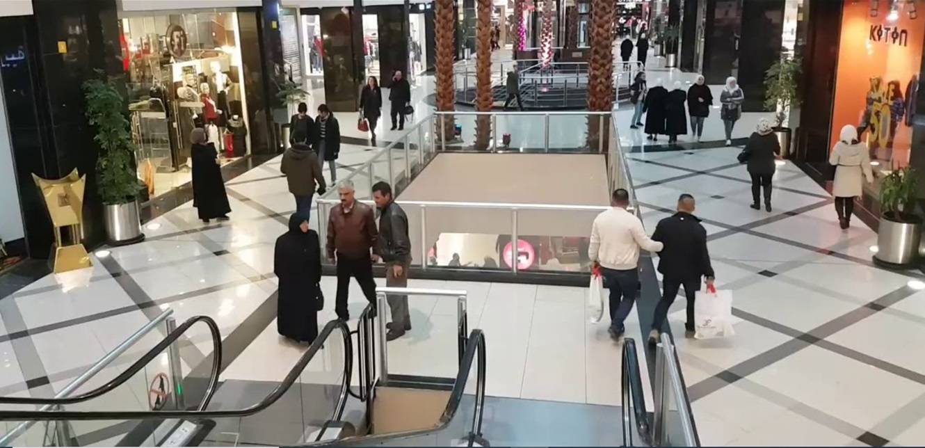 حريق كبير داخل 