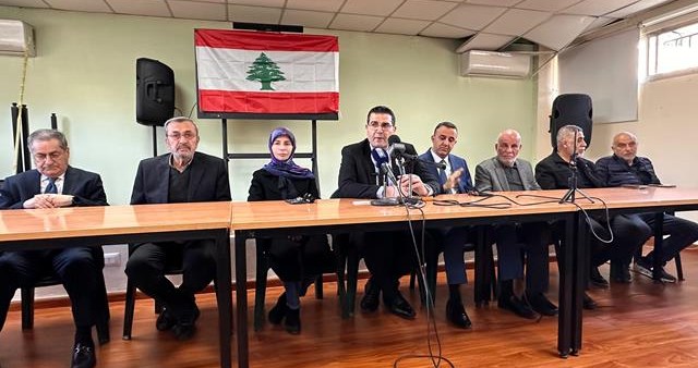 وزير الزراعة باشر بتوزيع "بطاقة المزارع" في محافظة الجنوب
