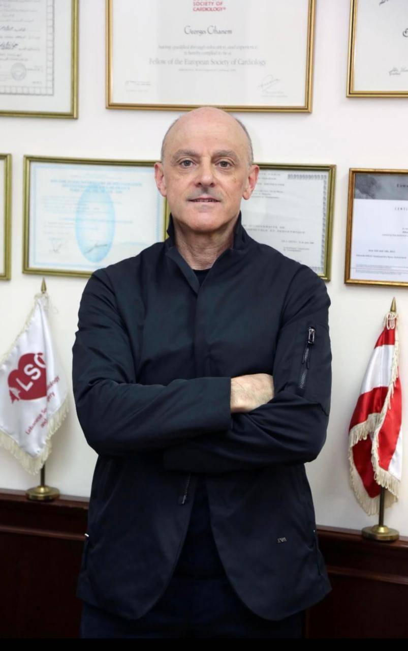 "الموت الفجائي" يحصد أرواح شباب لبنان... من الجلطات الى معلومات خاطئة حول طقطقة الرقبة
البروفسور جورج غانم يُوضح لـ "الديار" أسباب تكاثر الذبحات القلبيّة وأهميّة حبّة الأسبرين في الوقاية!