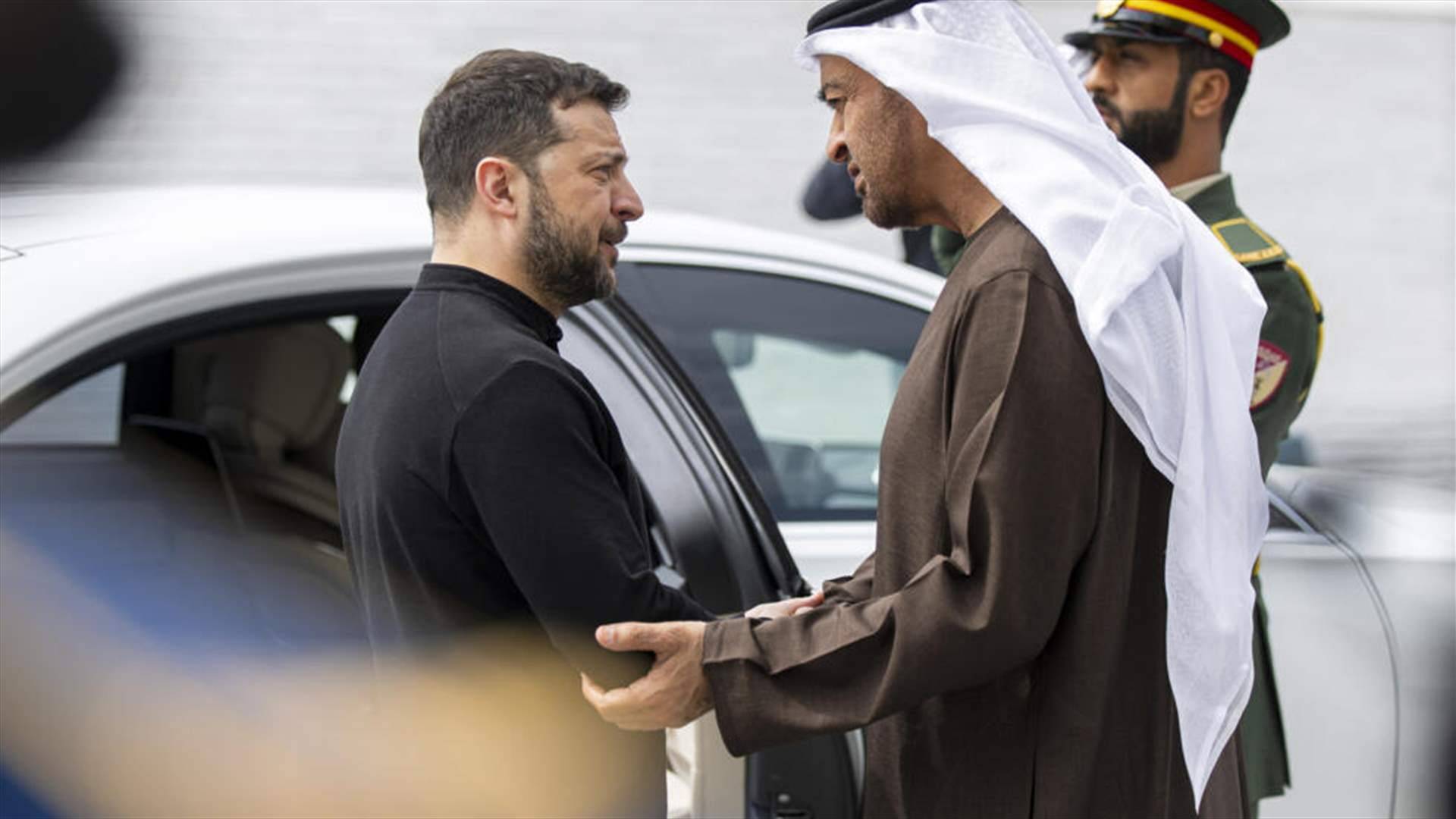 زيلينسكي يبحث تعزيز الشراكة مع نظيره الإماراتي