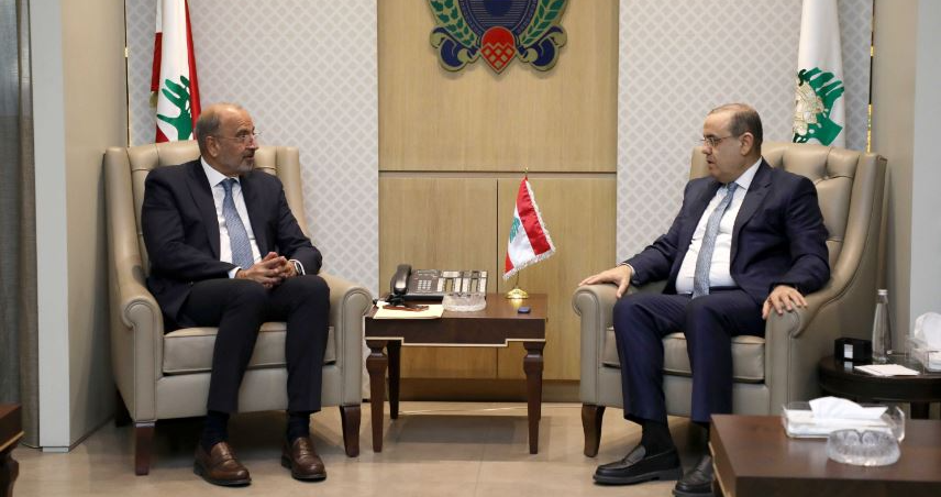 البيسري عرض وريزا الأوضاع