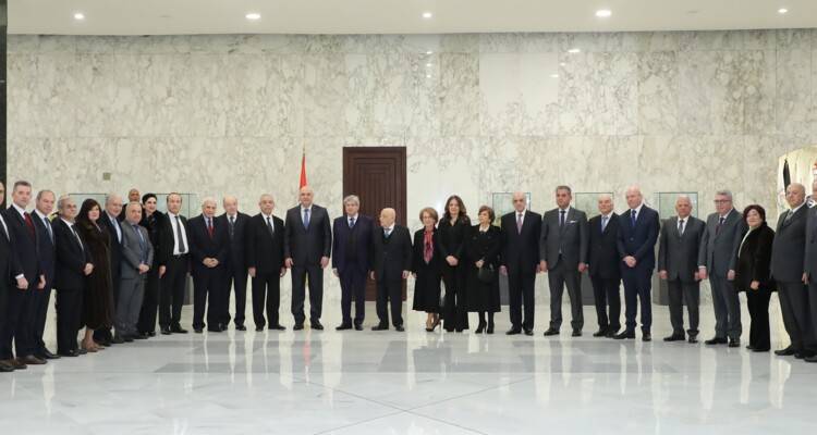 عون لوفد الرابطة المارونية: لا إقصاء لأحد في لبنان وسنحقّق الإصلاحات المطلوبة لضمان تجاوب الدول معنا
