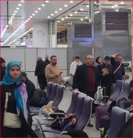 زوار لبنانيون عالقون في مطار طهران بعد منع الاذن للطيران الايراني من الهبوط في مطار بيروت