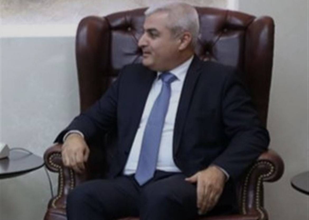 القاضي منصور باشر التحقيق بملف قاتل جورج روكز
وأصدر ثلاث مذكرات توقيف وجاهيّة ضد القتلة