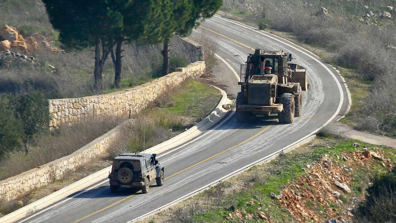 "وول ستريت جورنال" عن مسؤول أمني "إسرائيلي": الجيش يستعد للانسحاب من جنوب لبنان بحلول 18 شباط